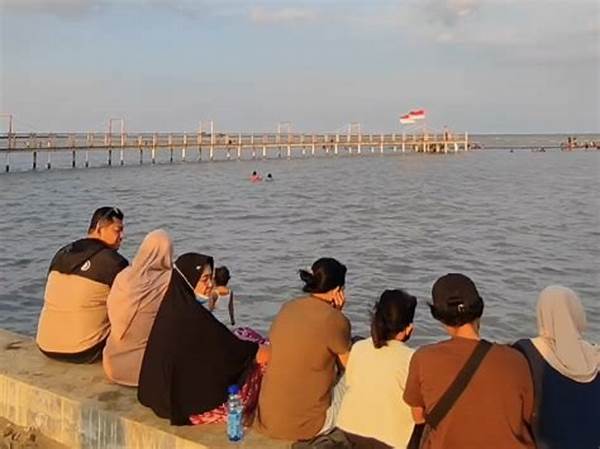 Pemkot Revitalisasi Pantai Kejawanan Untuk Tarik Wisatawan