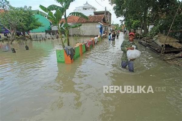 Banjir Rob Rendam Wilayah Pesisir Cirebon, Ratusan Warga Mengungsi