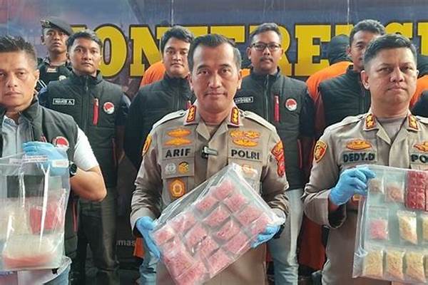 Polisi Tangkap Sindikat Narkoba Jaringan Antarprovinsi Di Cirebon