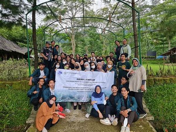 Video: Bhakti Sosial Mahasiswa Di Desa Wisata Cirebon