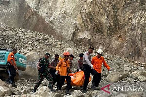 Korban Longsor Gunung Kuda Cirebon