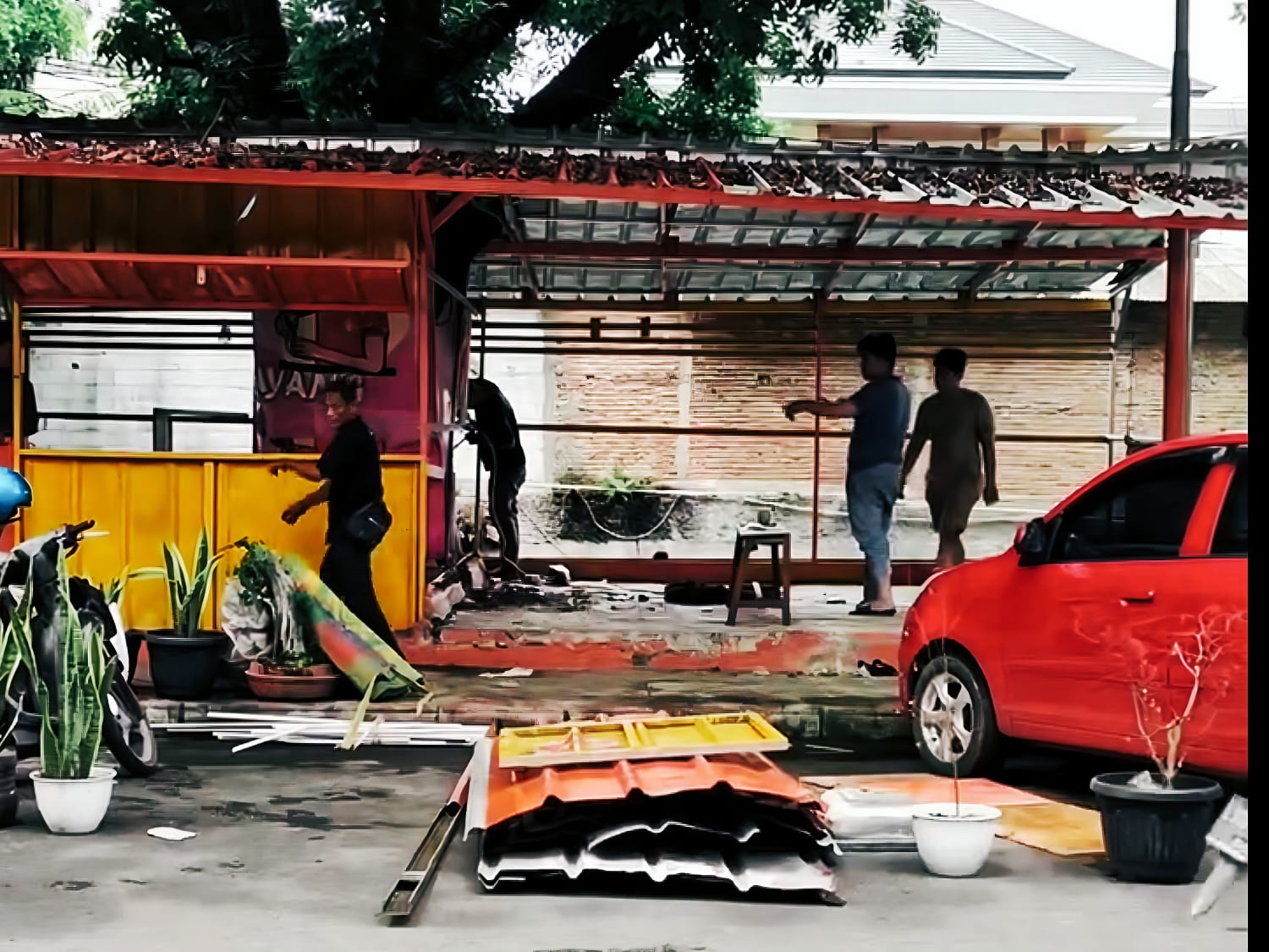 Hari Ini, Lapak PKL Sukalila Mulai Dibongkar, Jalan Ditutup dan Alat Berat Turun ke Cirebon