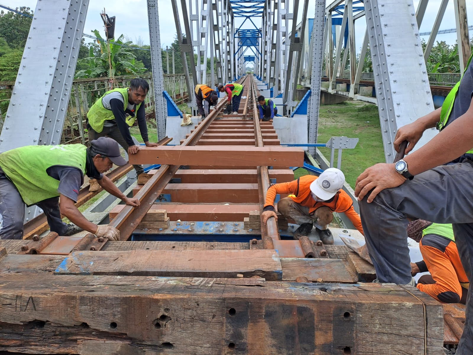 Aksi Heroik Berujung Duka, Pekerja Proyek Sodetan Cirebon Tewas Usai Selamatkan Temannya!